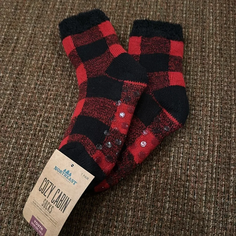 Northeast Outfitters Youth Cozy Cabin Buff Check Aloe Infused Socks